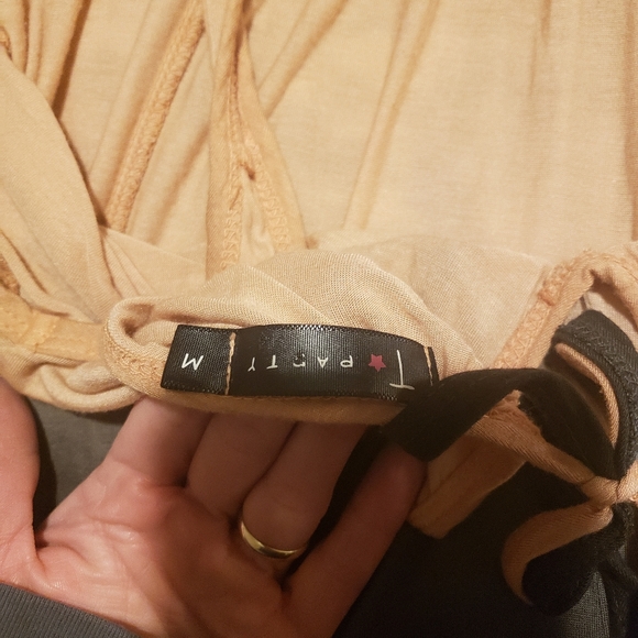 T☆Party cold shoulder blouse, size medium - Picture 3 of 7